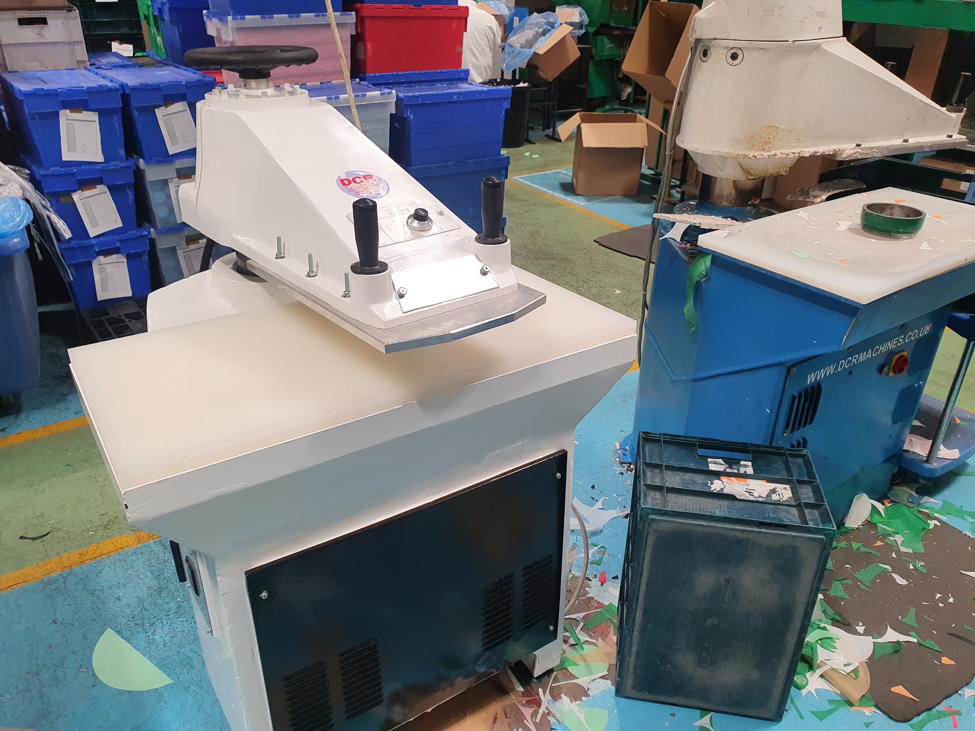 Photo of an DCR-GSB2C REFURBISHED CLICKER PRESS Industrial Sewing Machines